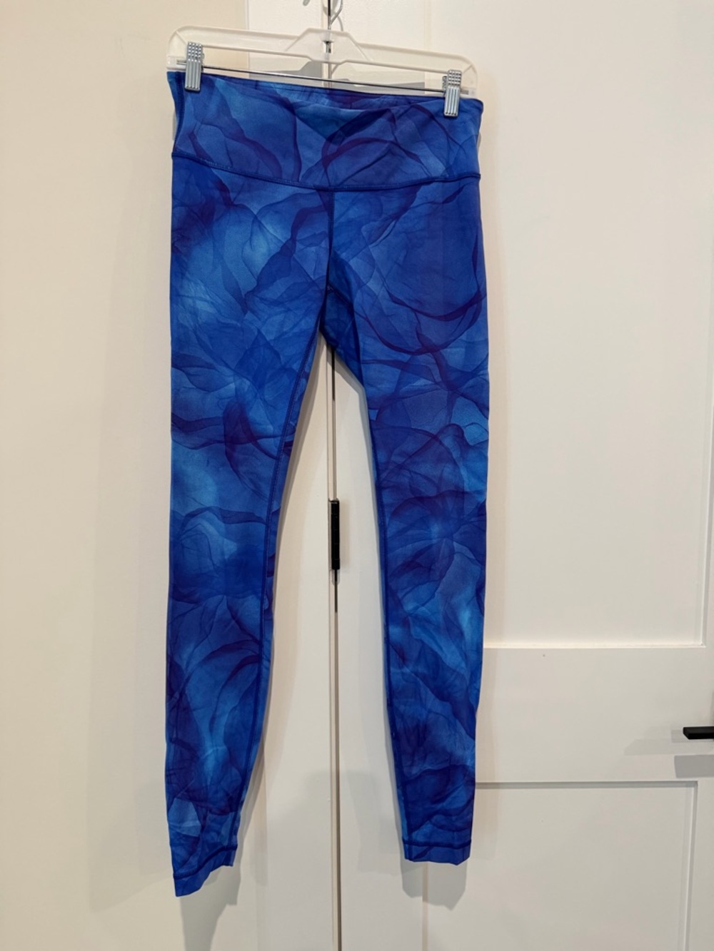 Lululemon Leggings in Midnight Tulle Multi Size 6 EUC Athleisure Yoga Athletic - Picture 2 of 10